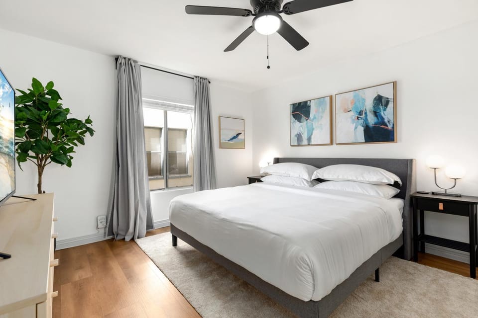 Bed, Photo of the whole room, Bedroom, fireplace