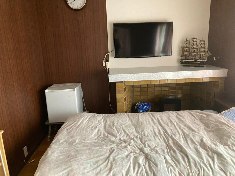 Bed, TV and multimedia