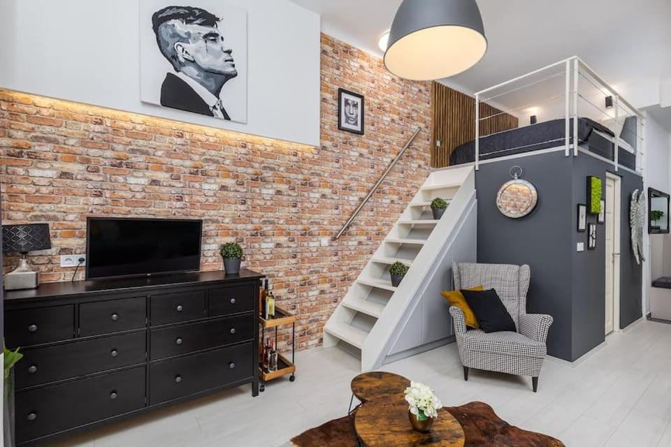 Industrial studio by Danube, Margaret island Apartment in Budapest