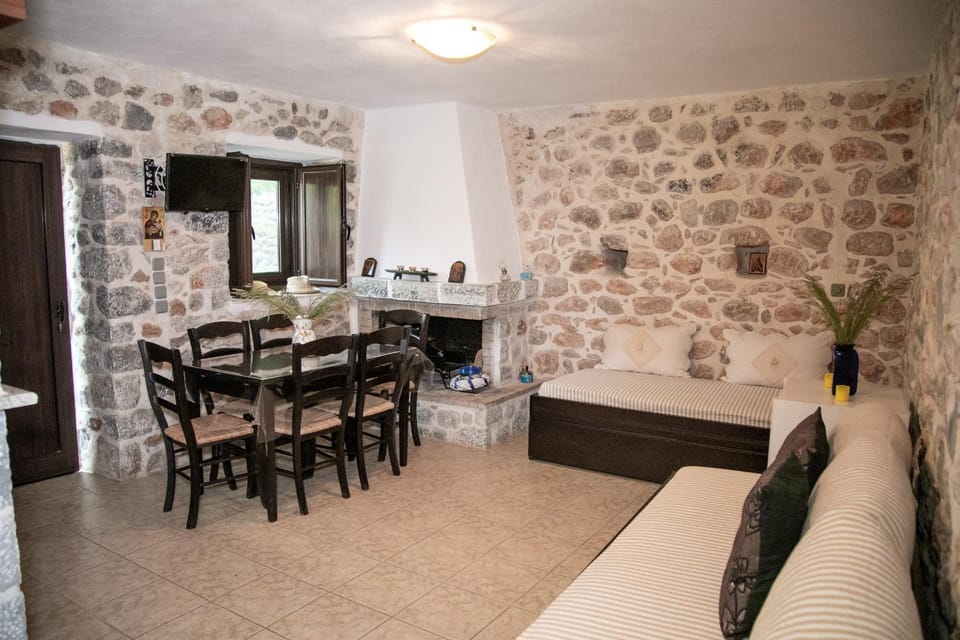 Living room, Seating area, Dining area