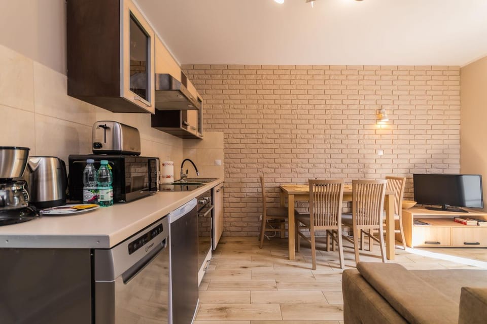 Kitchen or kitchenette, pet friendly, stove