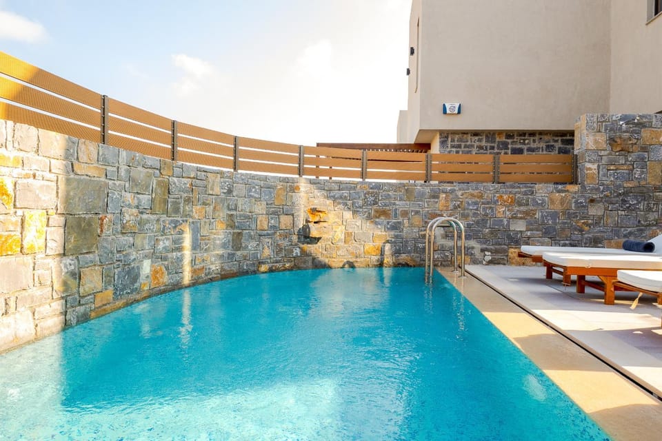 Day, Pool view, Swimming pool, sunbed