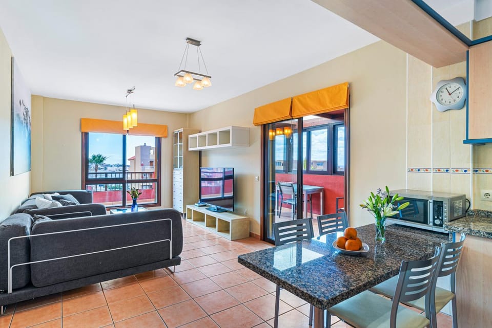 TV and multimedia, Living room, Dining area