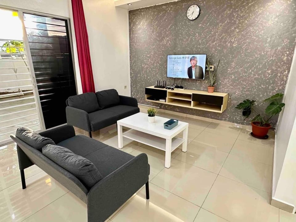Communal lounge/ TV room, TV and multimedia, Living room, Evening entertainment