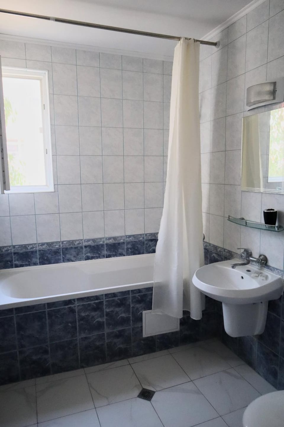 Toilet, Bath
