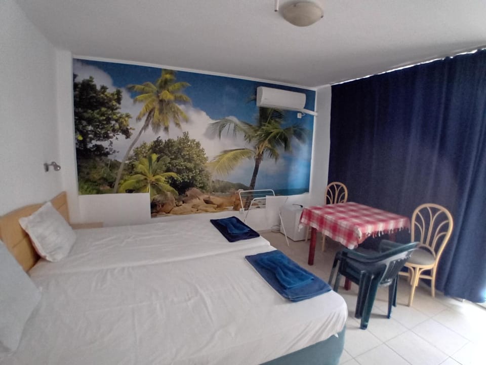 Bed, TV and multimedia, Photo of the whole room, Bedroom, internet, air conditioner
