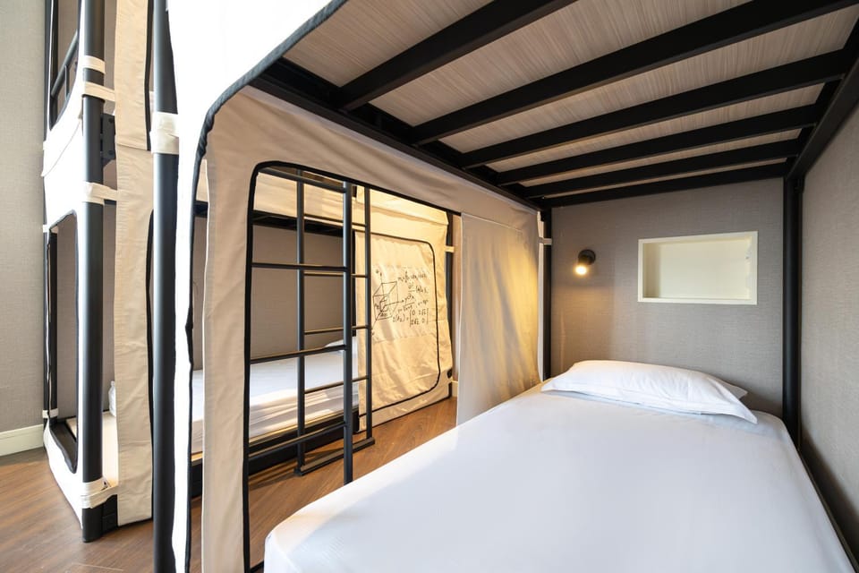 Bed, Photo of the whole room, Bedroom, bunk bed