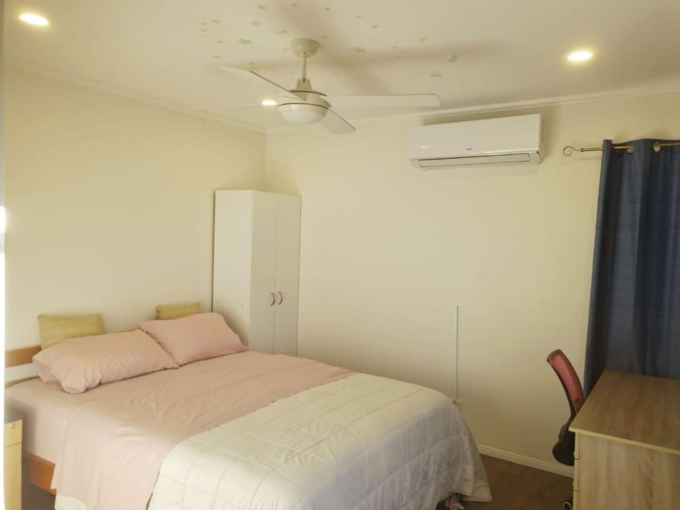 wardrobe, air conditioner