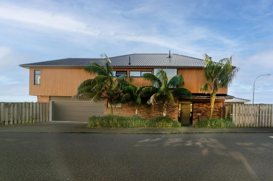 Home on Hamblyn House in New Plymouth