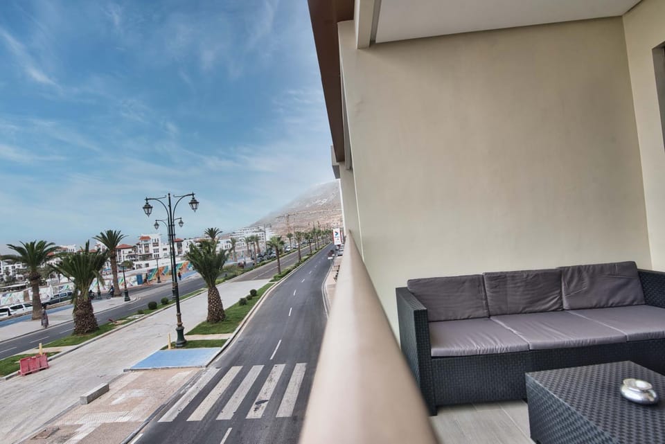 View (from property/room), Sea view, Street view