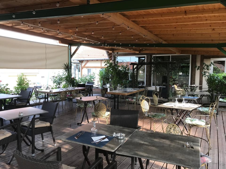 Patio, Restaurant/places to eat