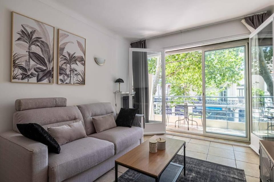 Patio, View (from property/room), Balcony/Terrace, Living room