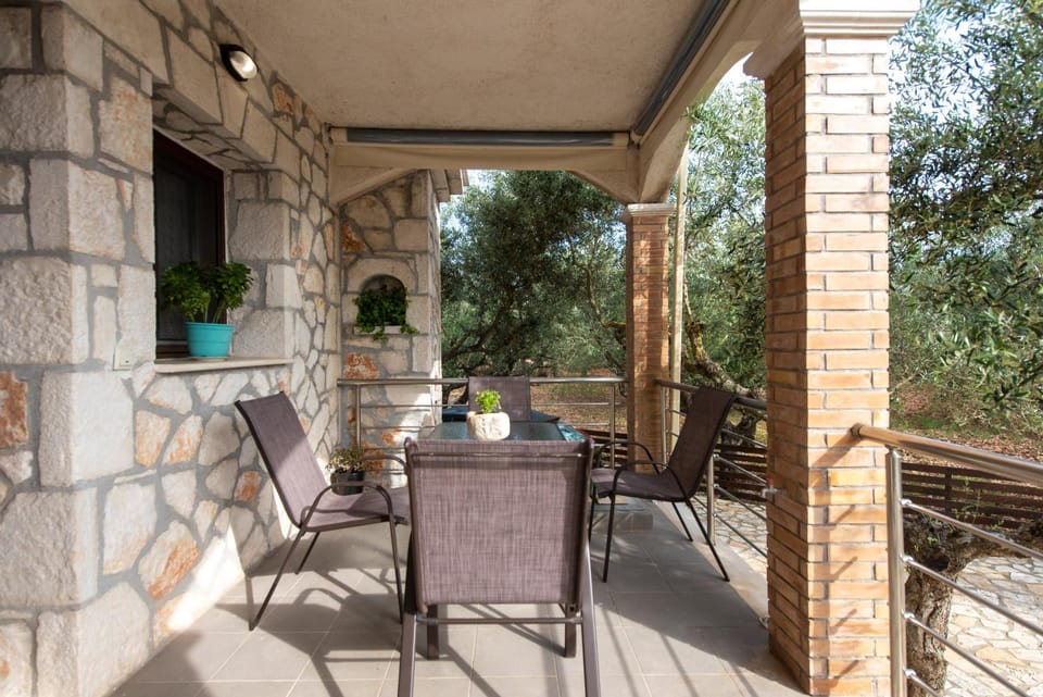 Property building, Patio, Spring, View (from property/room), Balcony/Terrace, Dining area