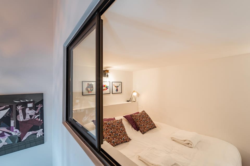 Bed, Photo of the whole room