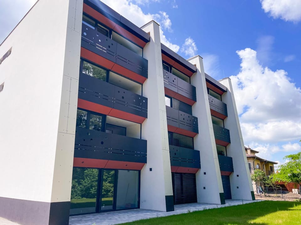 Property building, Balcony/Terrace