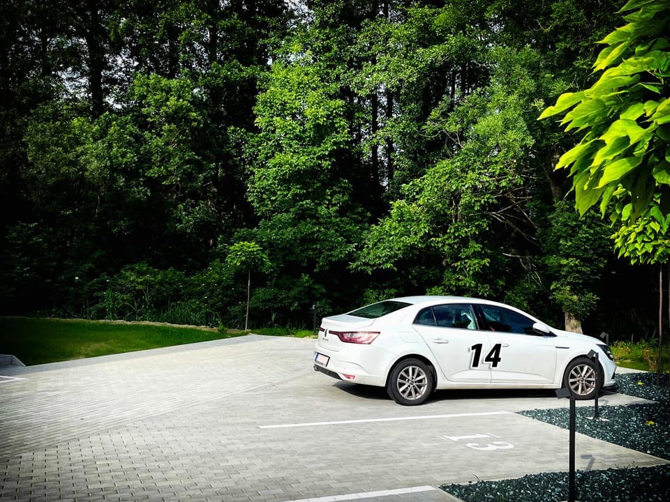 Neighbourhood, Parking