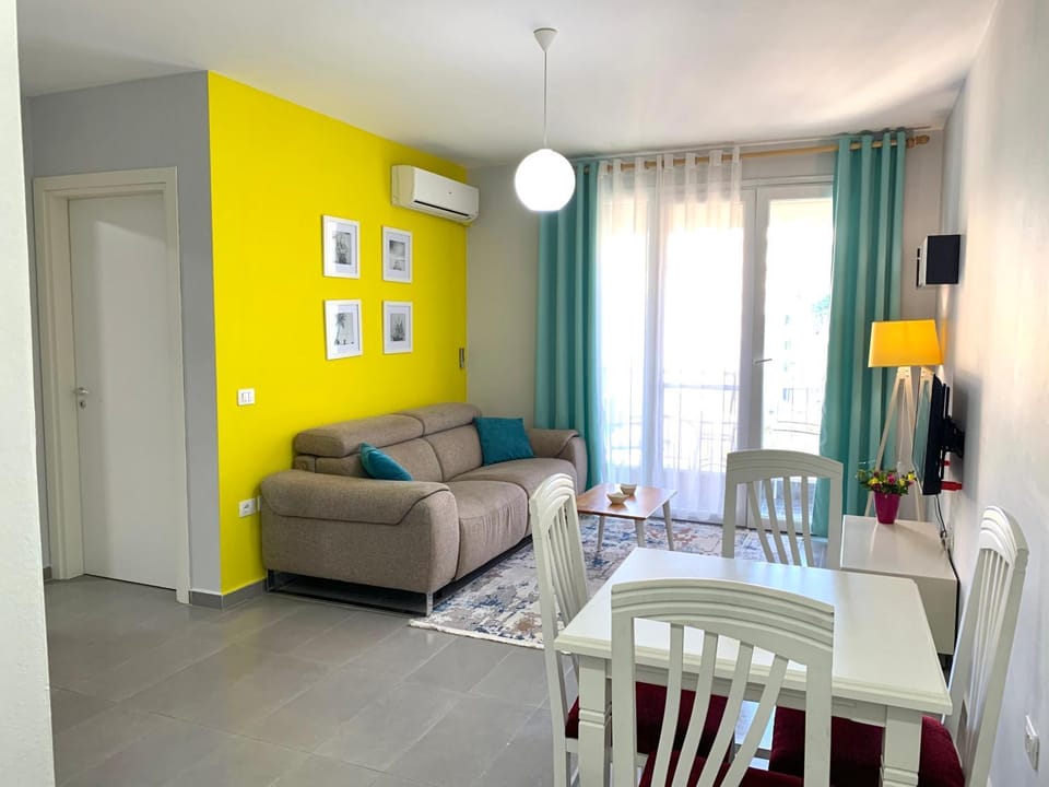Living room, Seating area, air conditioner