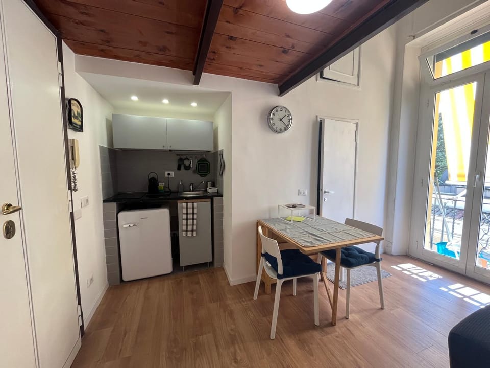 Studio flat ultimo piano in centro Apartment in Rome