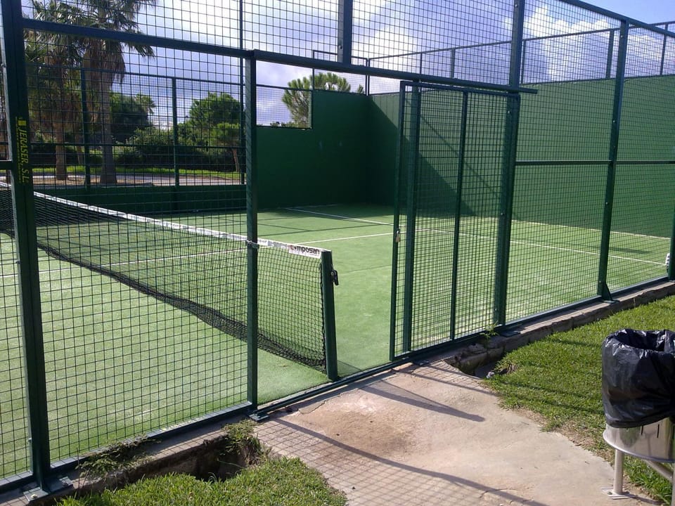 Tennis court