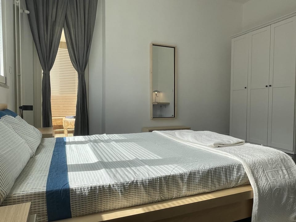 Bed, Photo of the whole room, Bedroom, wardrobe, air conditioner