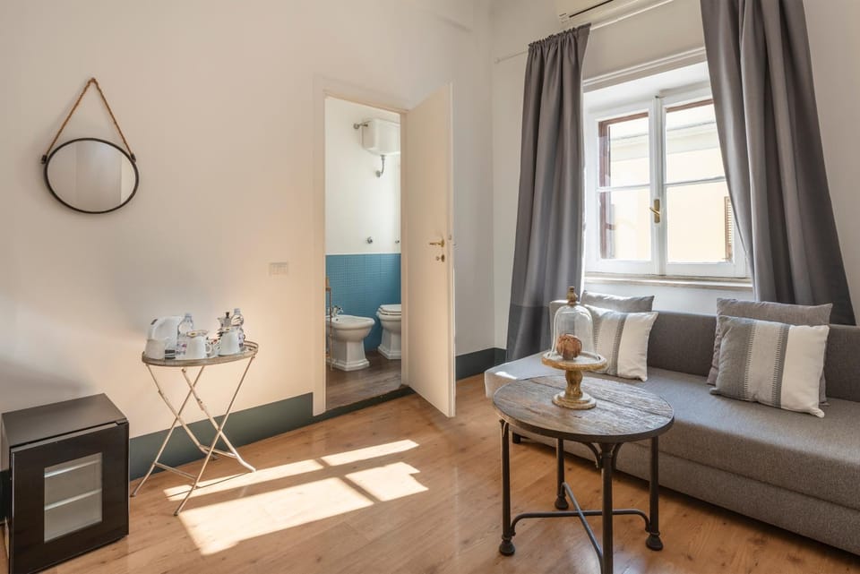View (from property/room), Living room, Other, Photo of the whole room, Seating area, Bedroom