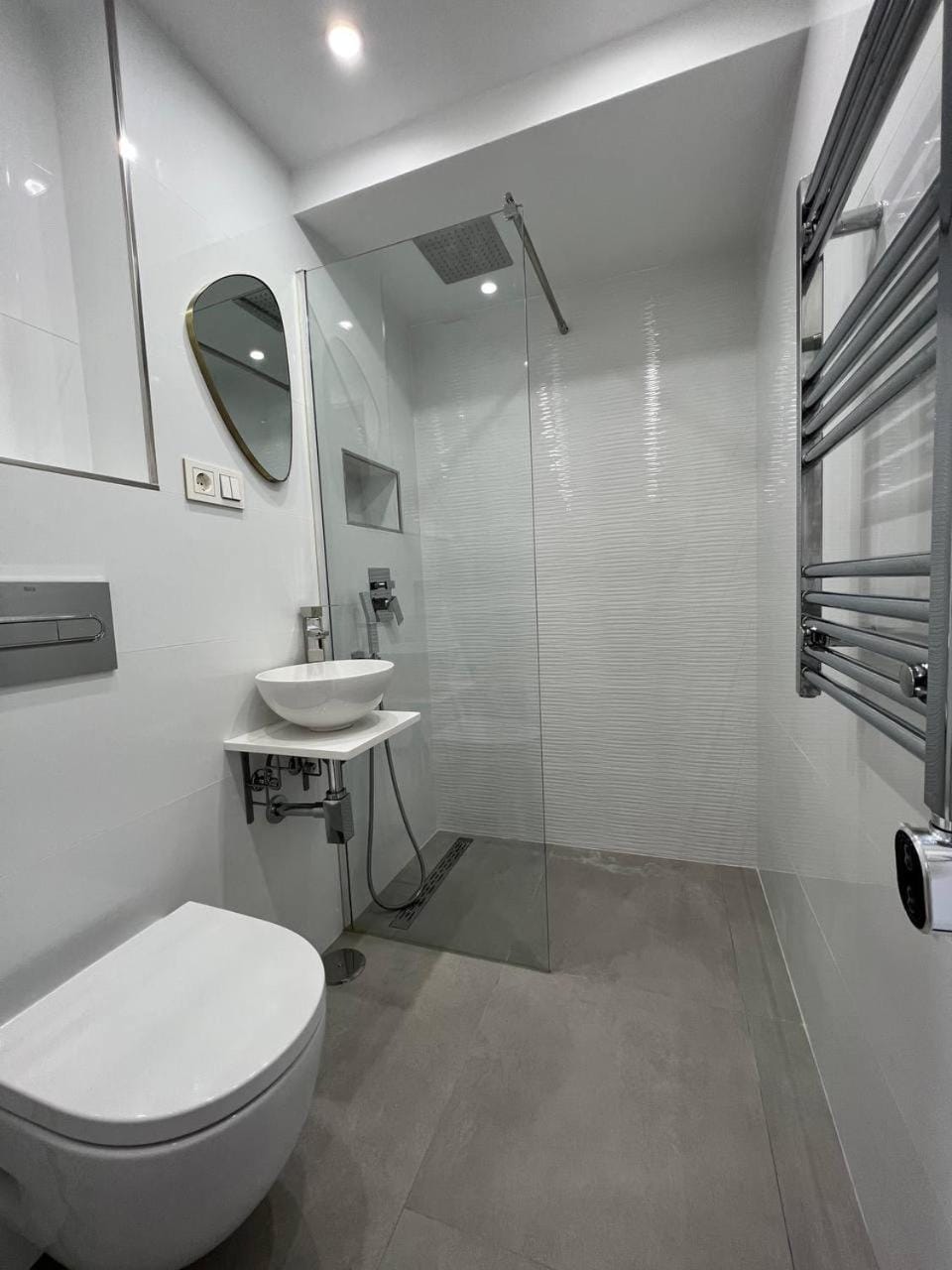 Shower, Toilet, Bathroom