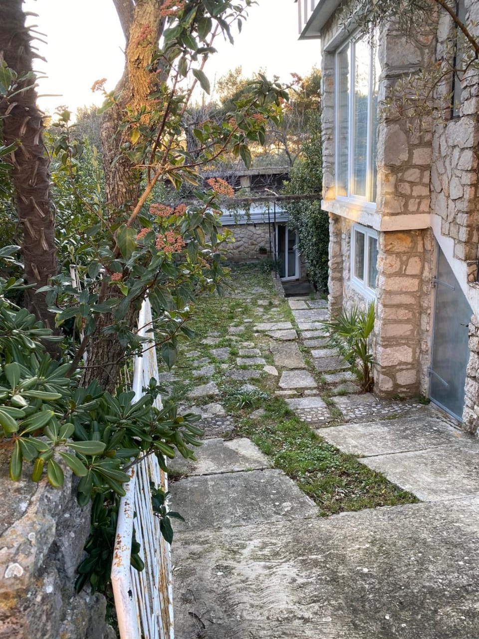 Property building, Spring, Day, Garden, Garden view