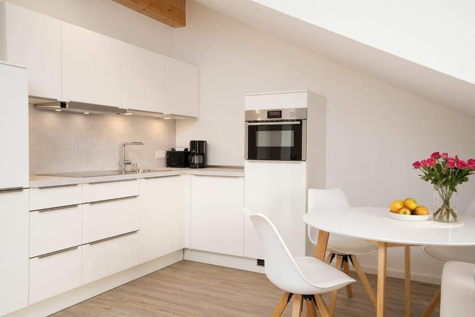 Coffee/tea facilities, Kitchen or kitchenette, Dining area, pet friendly, stove, toaster