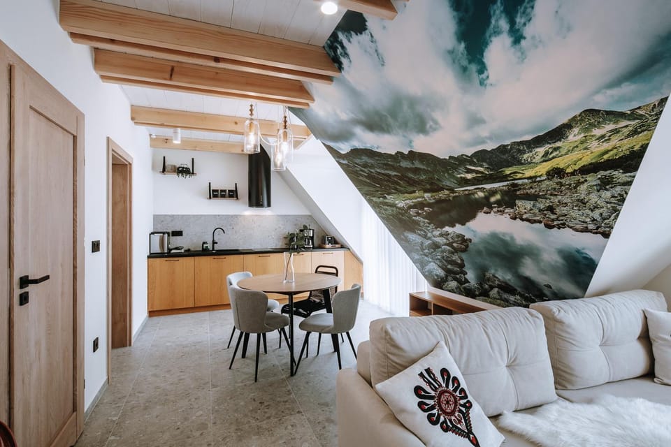 Kitchen or kitchenette, Living room, Seating area, Dining area