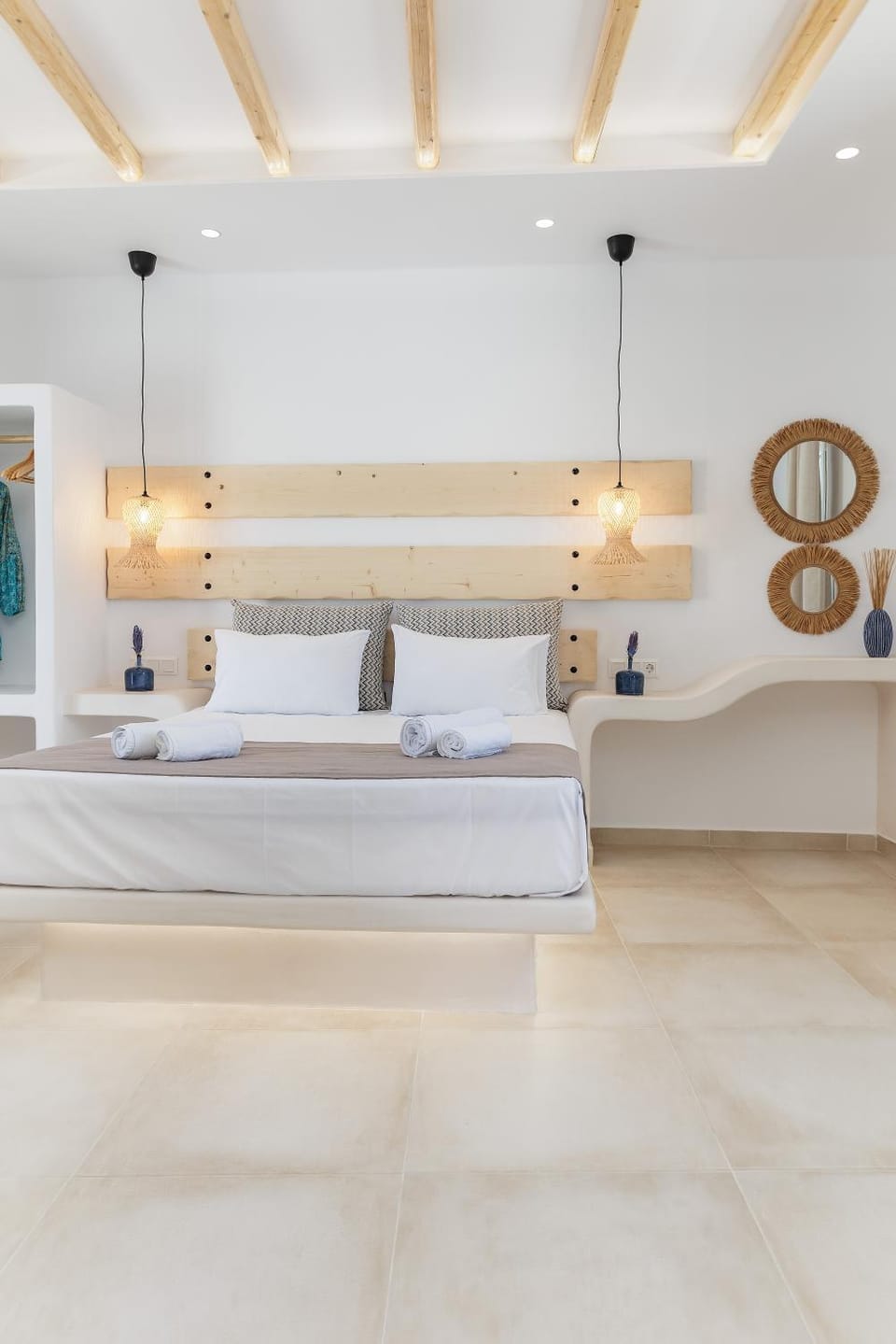 Bed, Photo of the whole room, Decorative detail, Bedroom