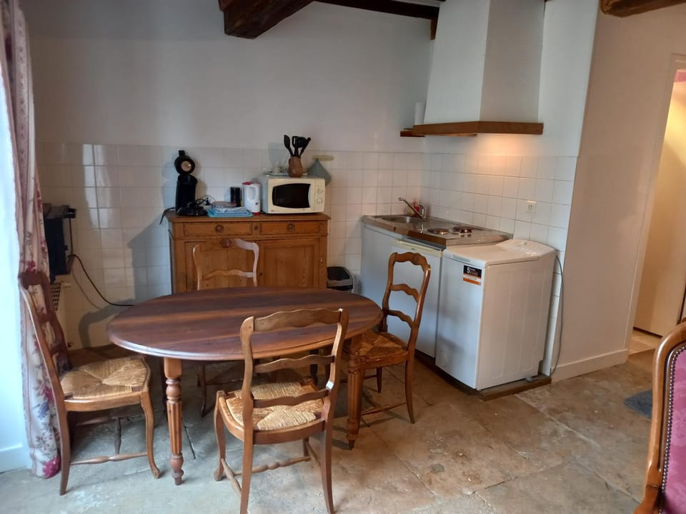 Maison studio village médiéval House in Bourgogne-Franche-Comté