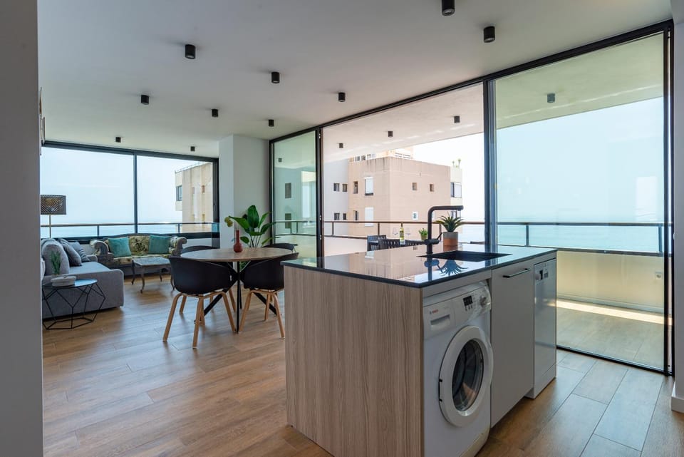 Playamar Waterfront Exclusive Apartment and views Tower 2 Fl 14 Apartment in Torremolinos
