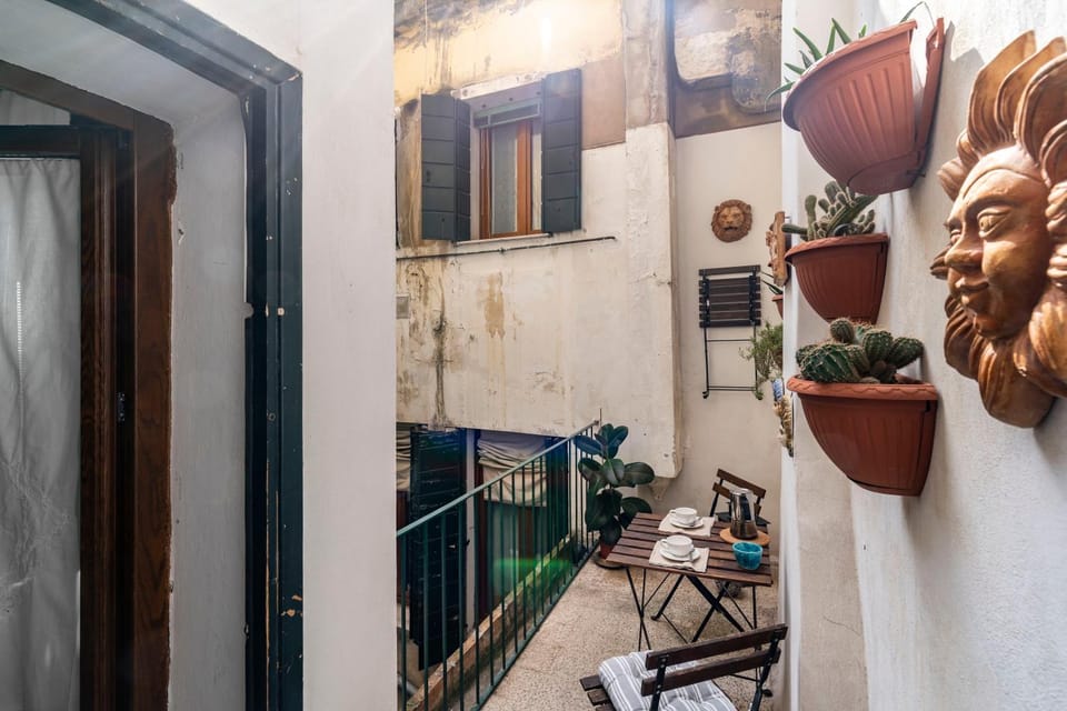Patio, Balcony/Terrace