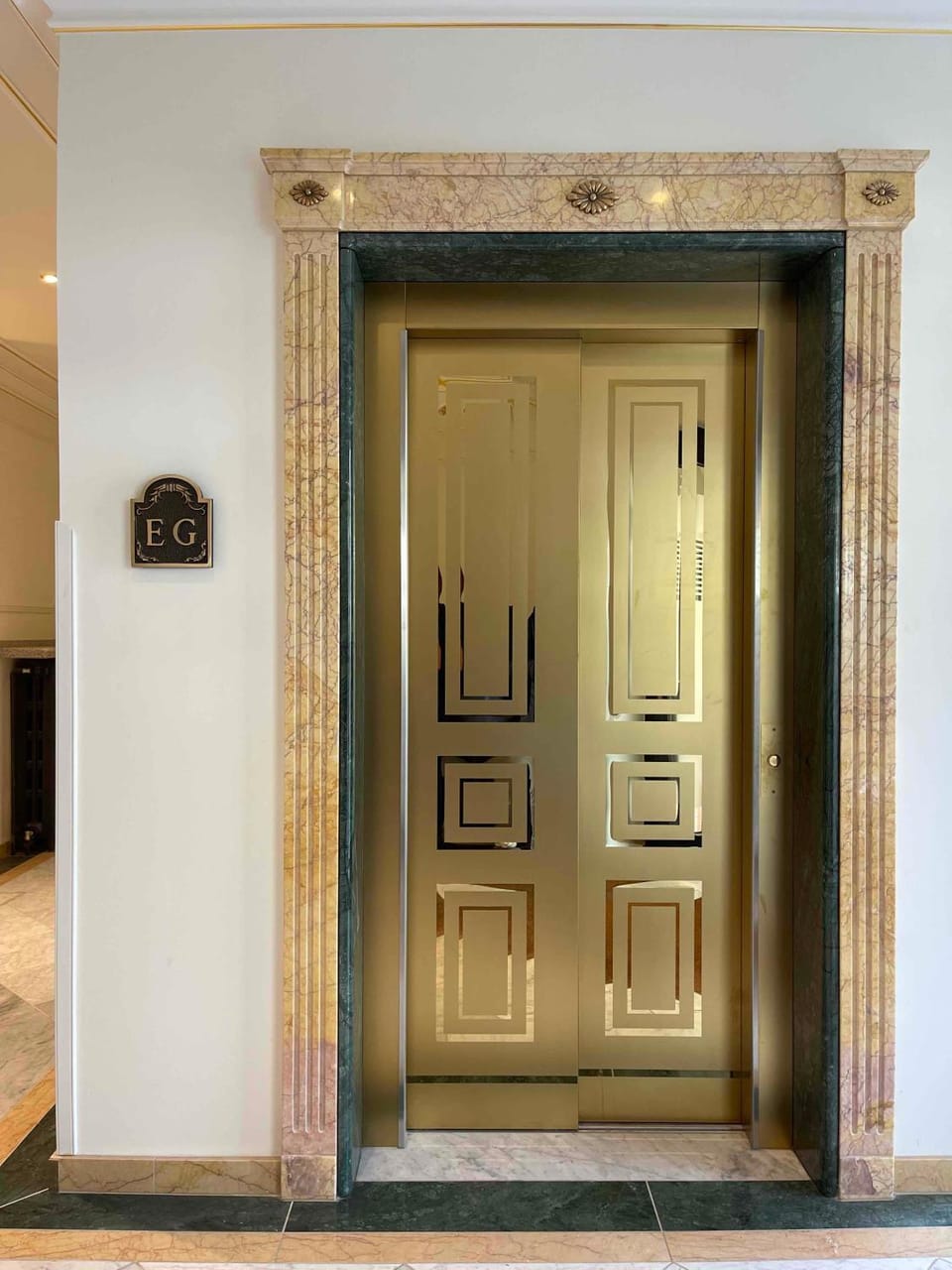 Decorative detail, Facility for disabled guests, elevator