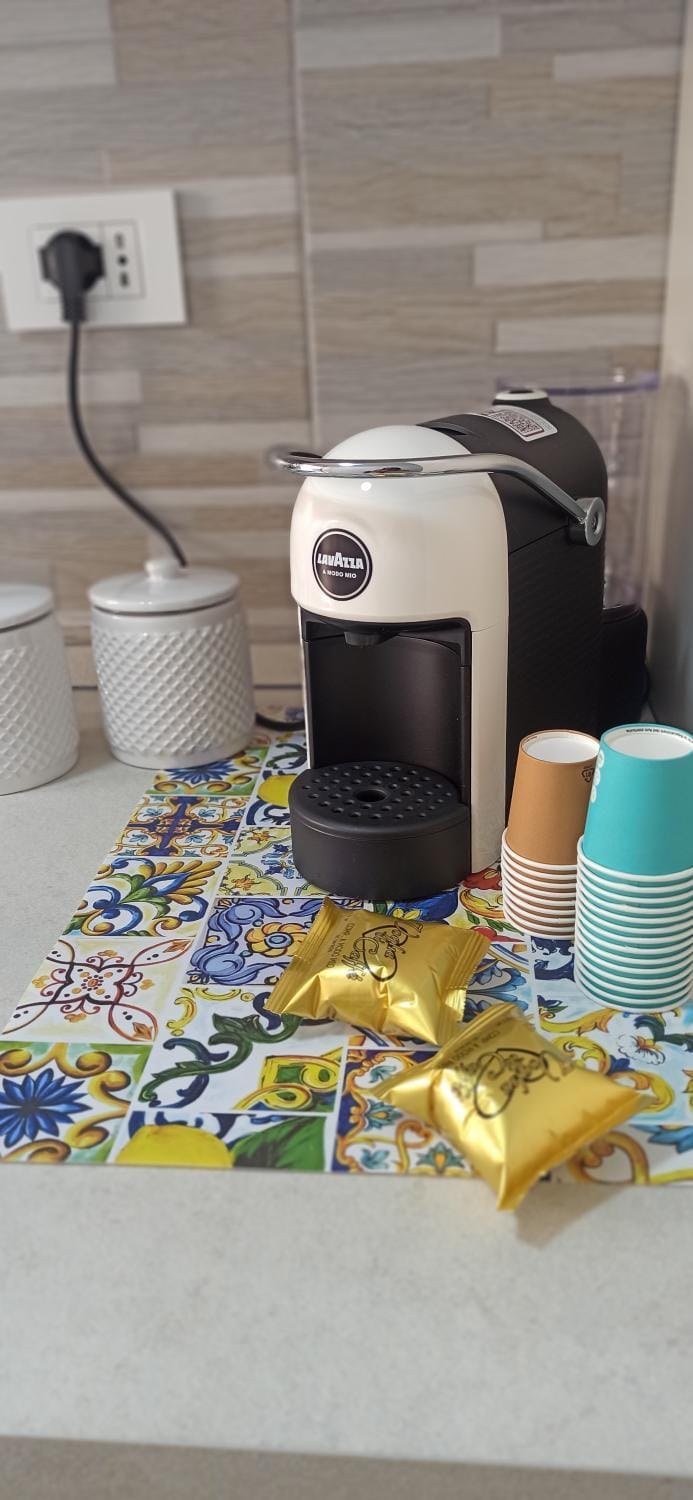 Coffee/tea facilities, Kitchen or kitchenette