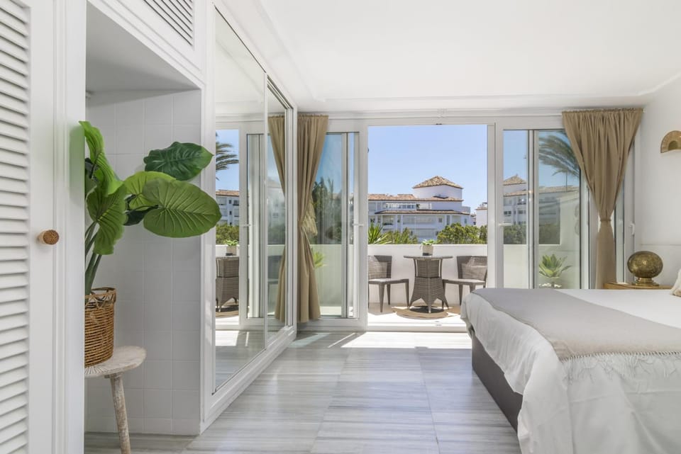 Marbella Beach - New Modern flat Nueva Andalucia in Puerto Banus - EXCEPTIONNEL LOCATION Apartment in Marbella