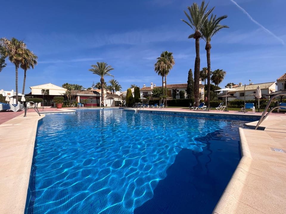 Swimming pool, Swimming pool, sunbed