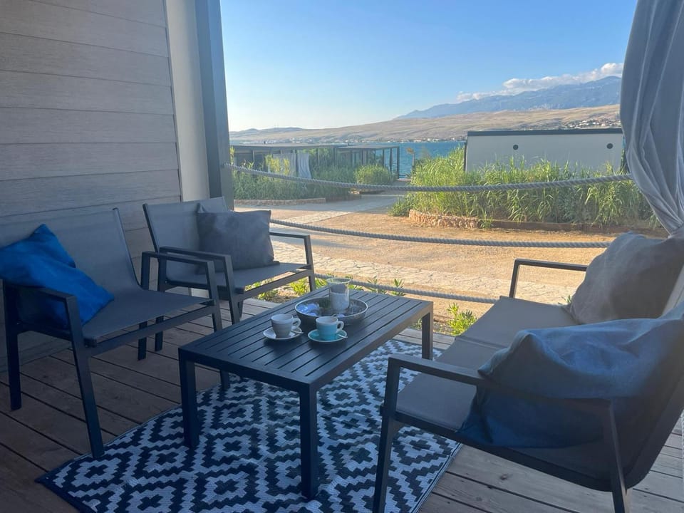 Patio, Balcony/Terrace