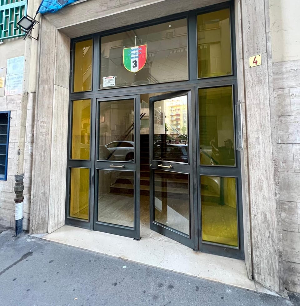 Facade/entrance