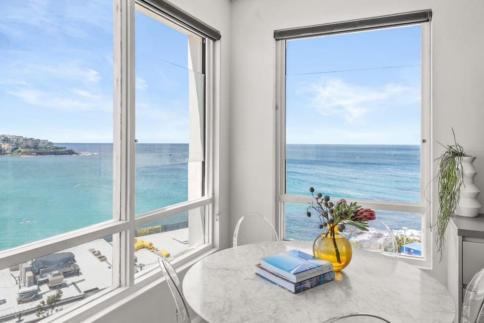 Day, Natural landscape, View (from property/room), Dining area, Beach, Sea view