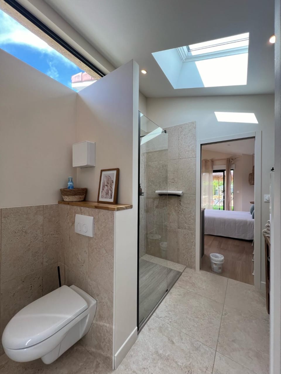 Shower, Toilet