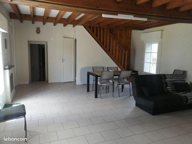 Vieux-Port à 45600 Bouteille House in Centre-Val de Loire