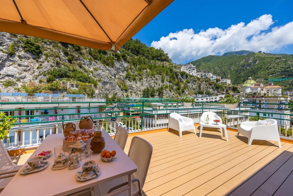 View (from property/room), Balcony/Terrace