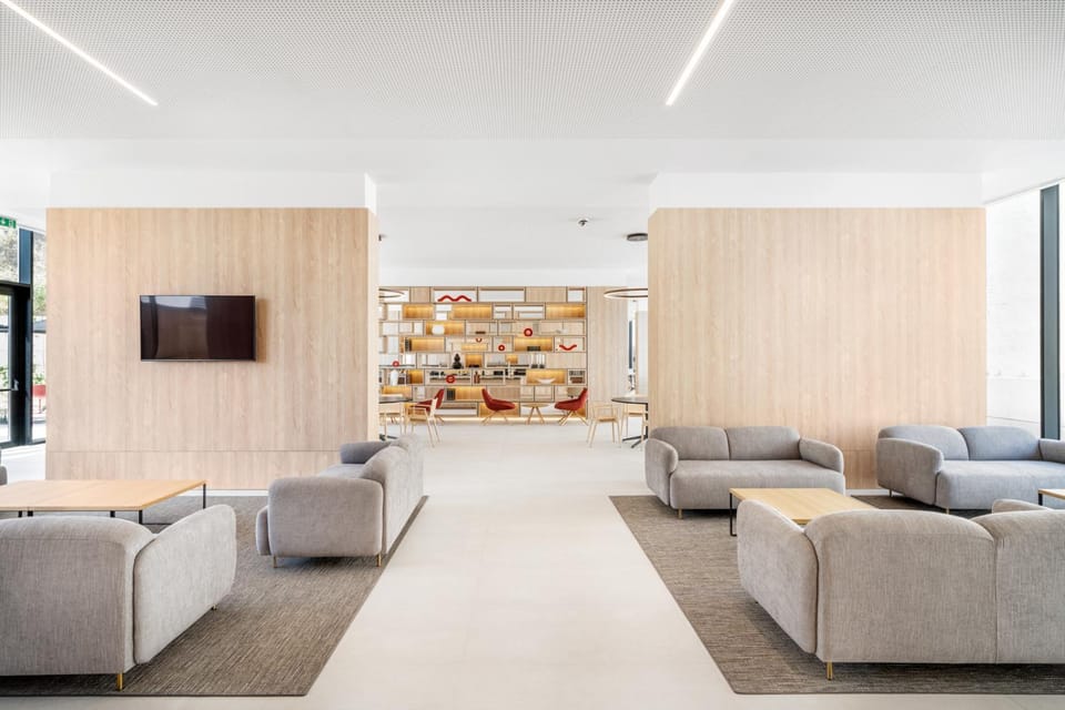 Communal lounge/ TV room