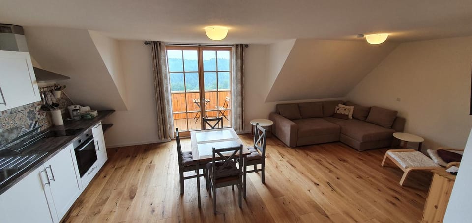 Natural landscape, Kitchen or kitchenette, Living room, Seating area, Dining area, pet friendly, stove