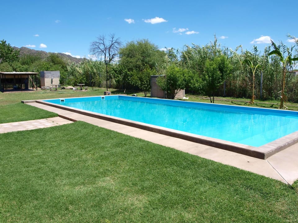 Day, Swimming pool