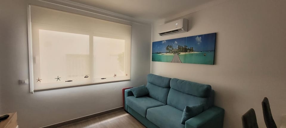 Living room, air conditioner