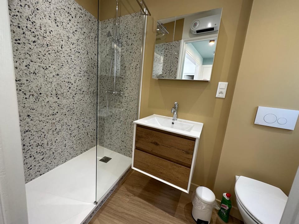 Shower, Bathroom
