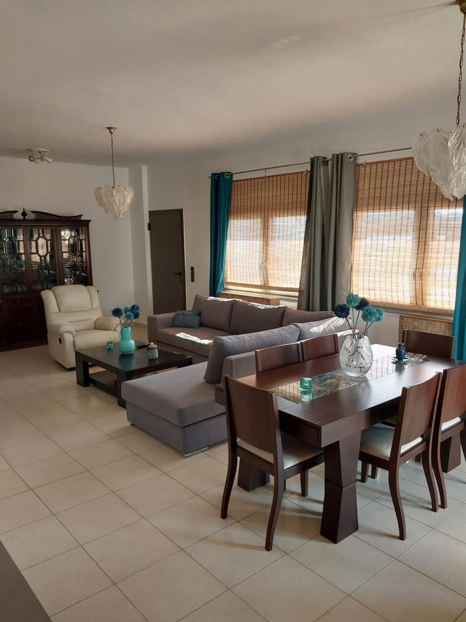 Living room, Photo of the whole room, Seating area, Dining area