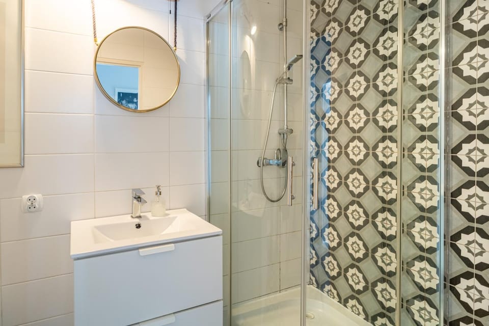 Shower, Bathroom